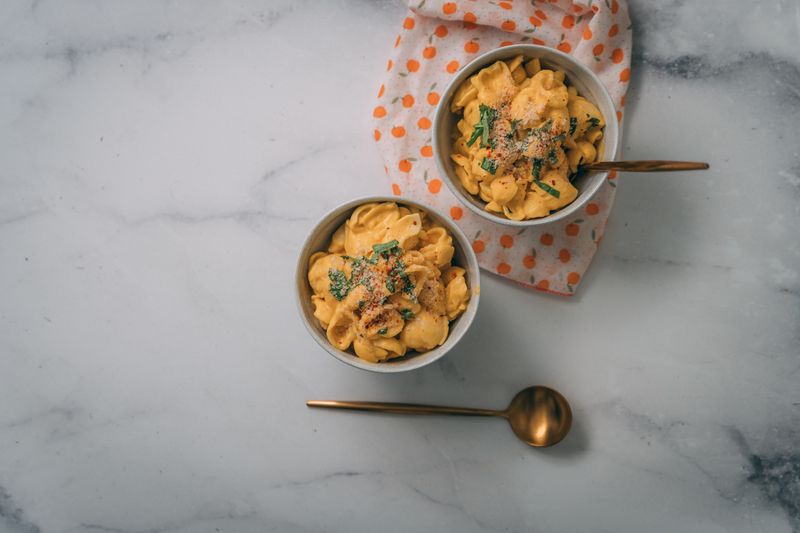 Mac and Cheese Side Wing Snob